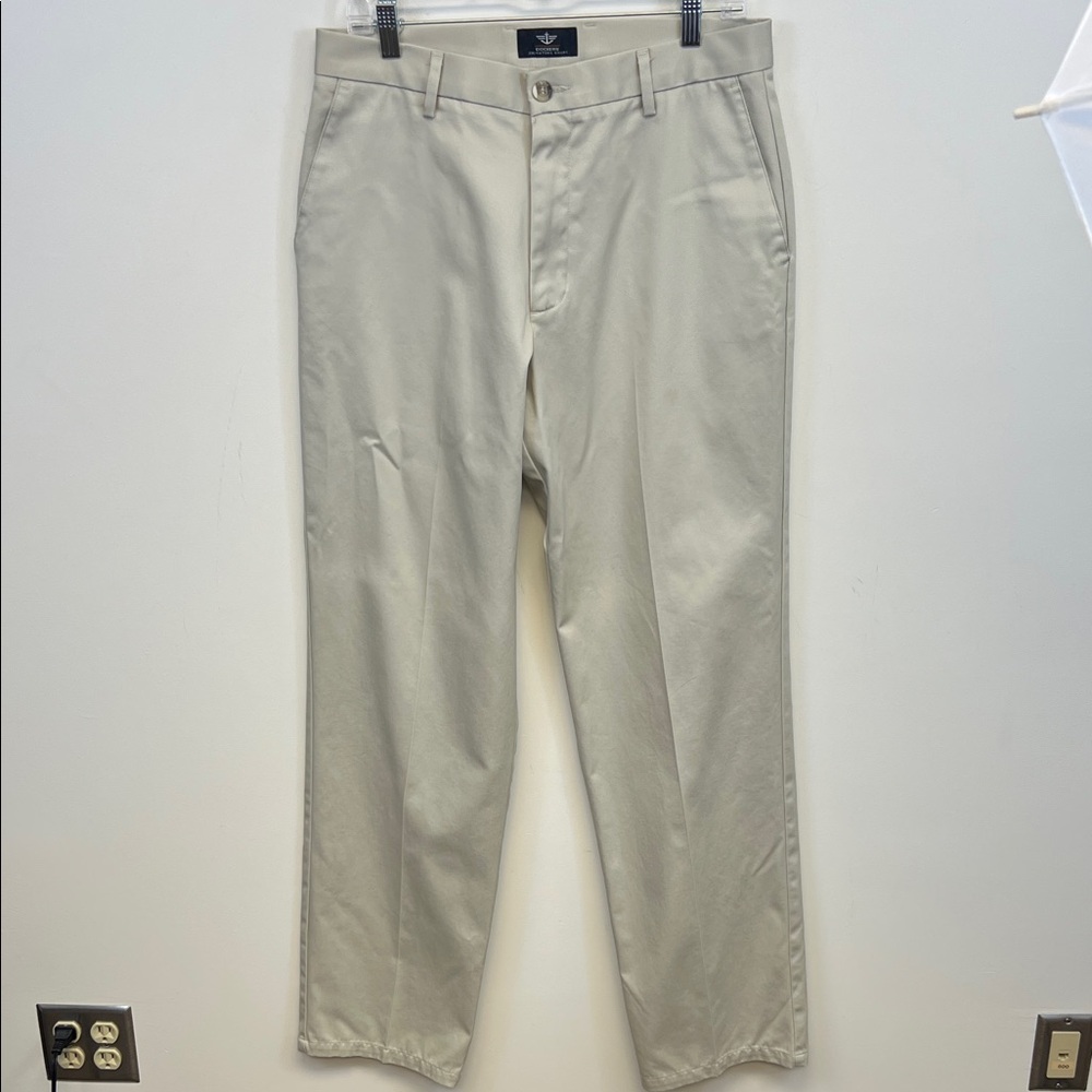 Dockers Men's Classic Fit Light Tan Dress Pants Size 32/34